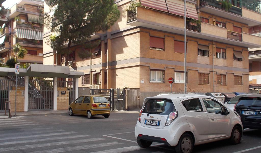 Готель Roma Tourist House Екстер'єр фото