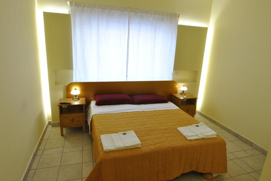 Готель Roma Tourist House Екстер'єр фото
