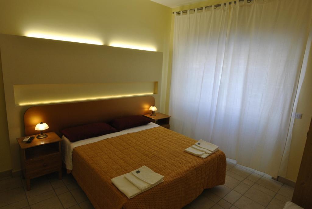 Готель Roma Tourist House Екстер'єр фото