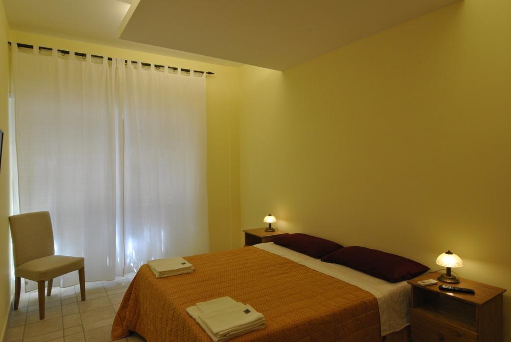 Готель Roma Tourist House Екстер'єр фото