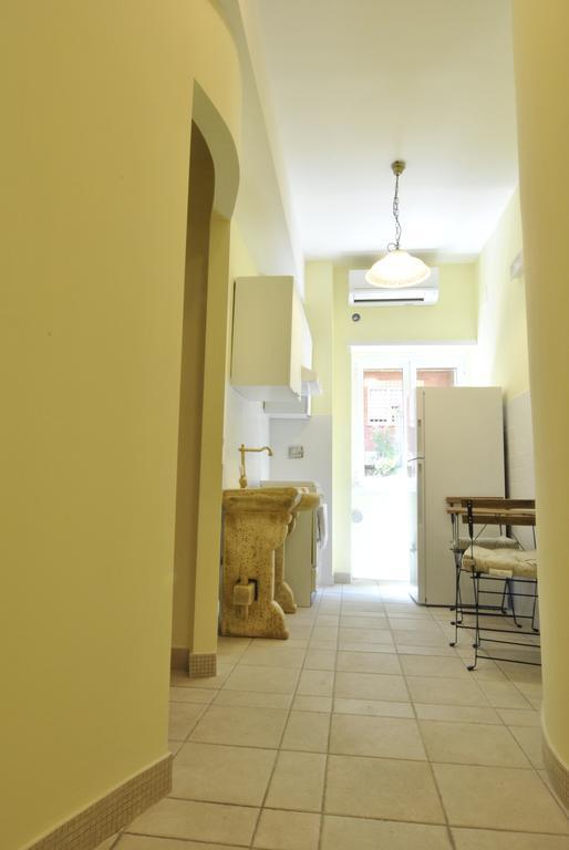 Готель Roma Tourist House Екстер'єр фото