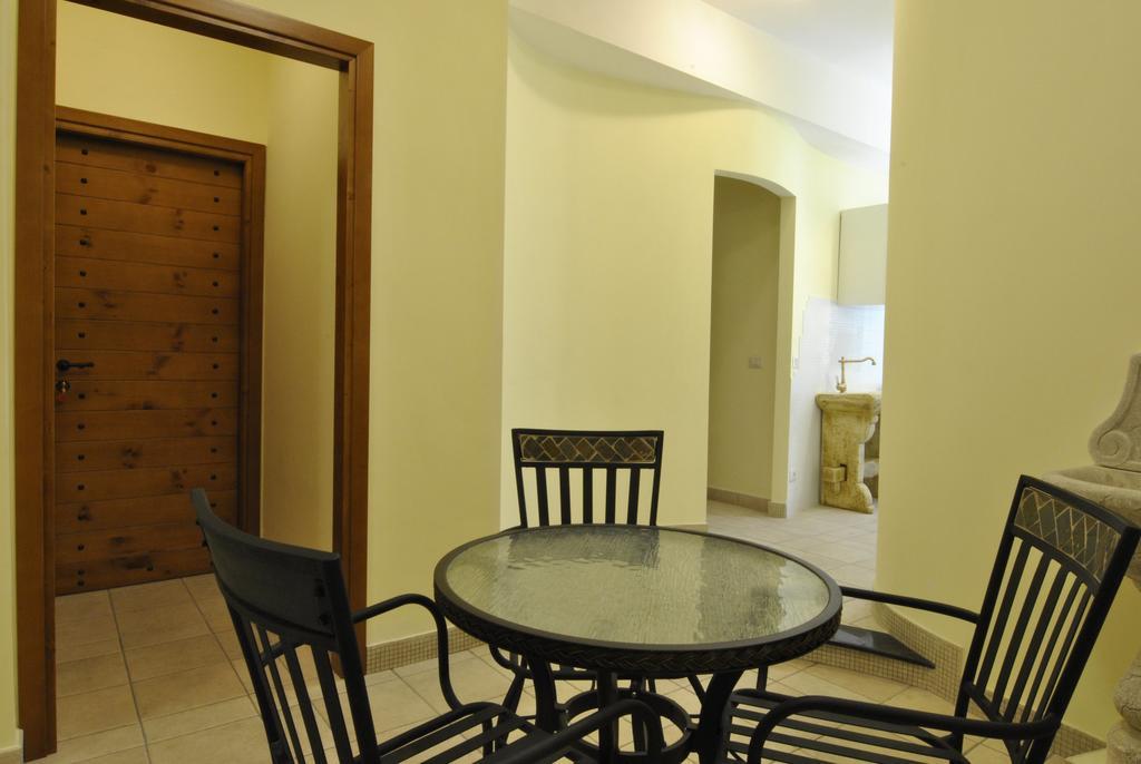 Готель Roma Tourist House Екстер'єр фото